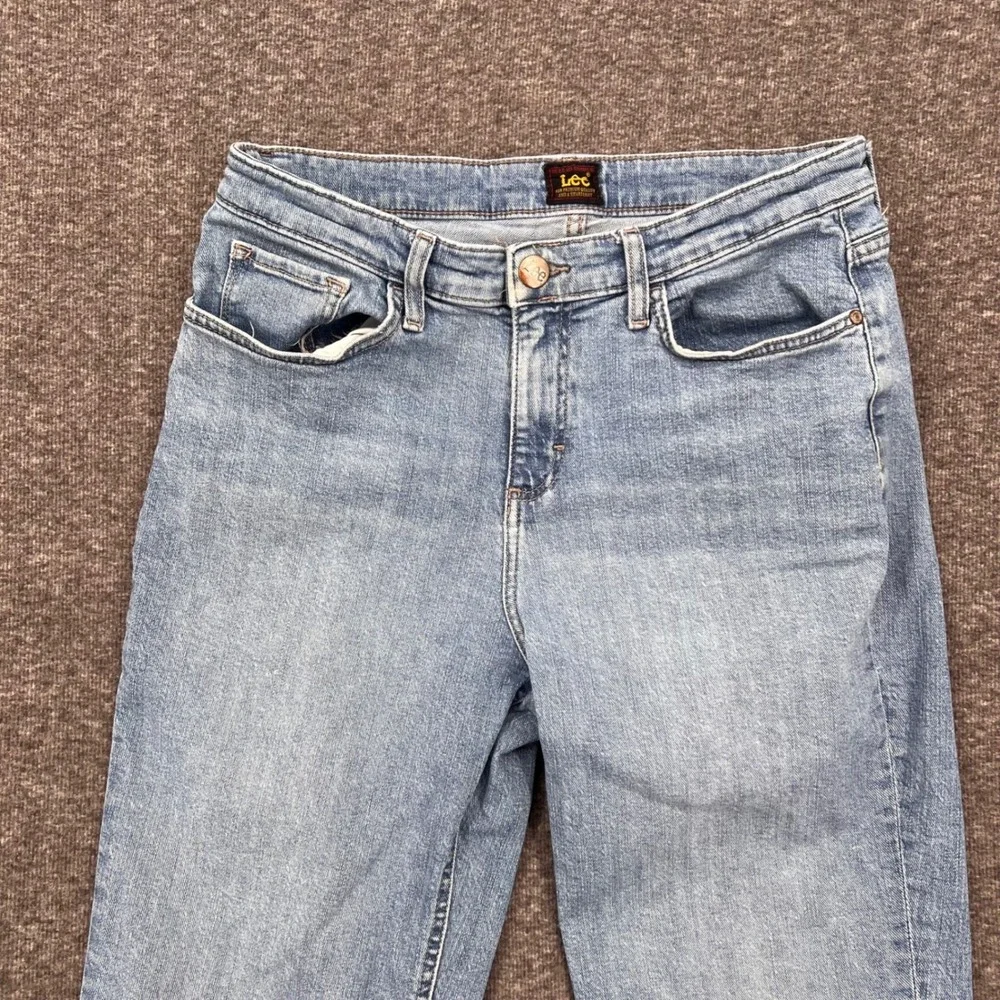 Lee Women Vintage Straight 10 Light Wash Blue Denim Jeans Mid Rise Stretch Pants